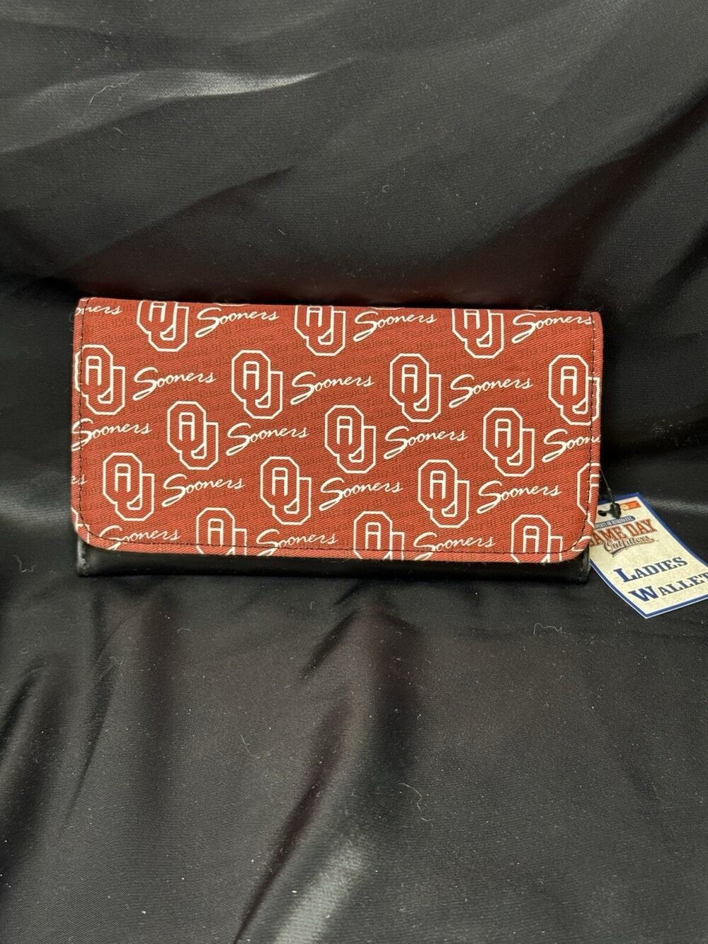 NWT Ladies Trifold Wallet Authentic Gameday Outfitters OU Sooners Outfitters